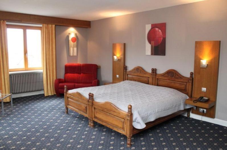 Aux Armes De France Hotel Амершвир Екстериор снимка