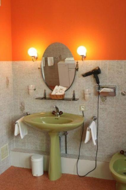 Aux Armes De France Hotel Амершвир Стая снимка