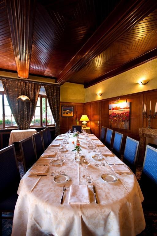 Aux Armes De France Hotel Амершвир Екстериор снимка