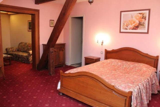 Aux Armes De France Hotel Амершвир Екстериор снимка
